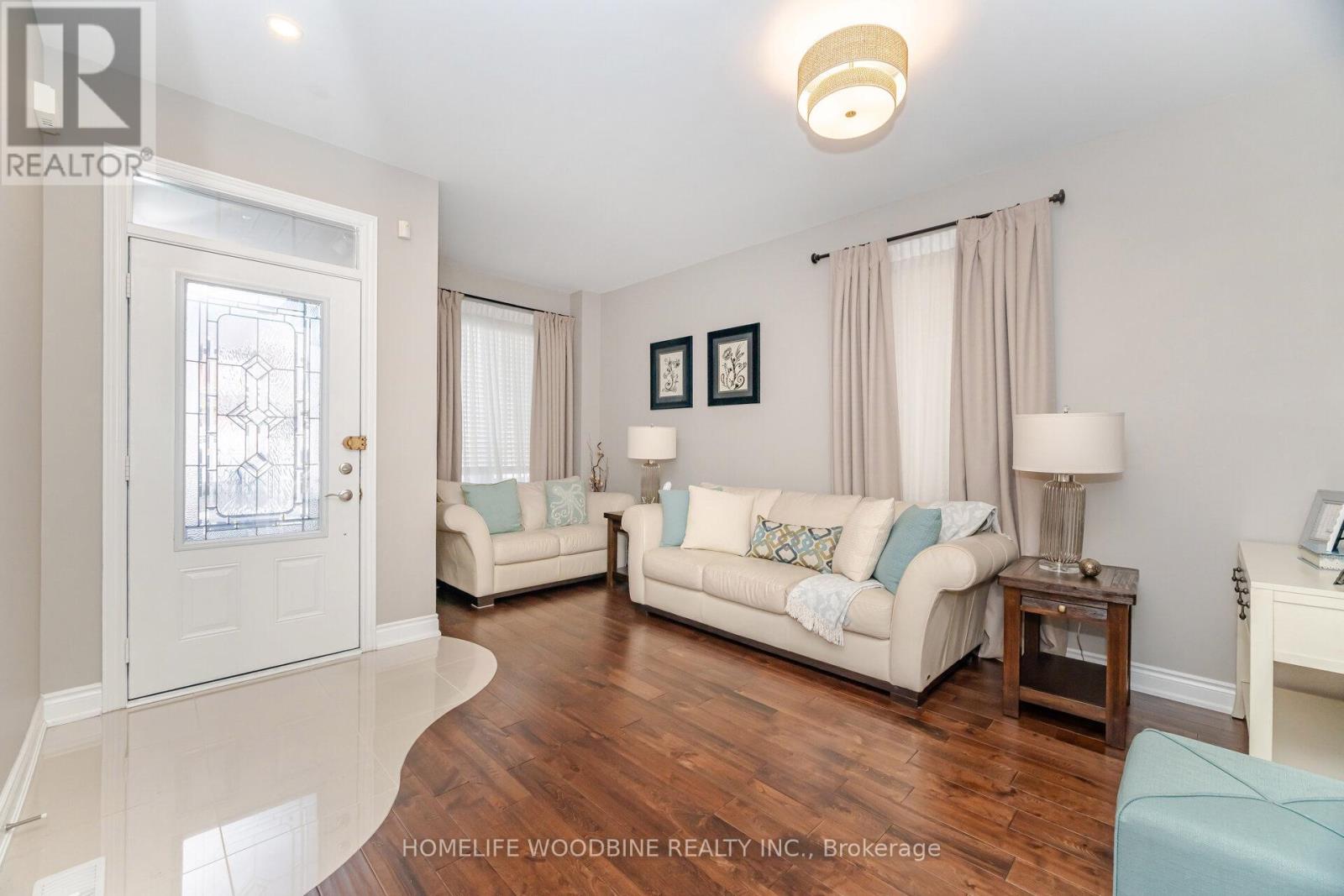 31 Boundbrook Drive, Brampton, Ontario  L7A 0M1 - Photo 6 - W12480185