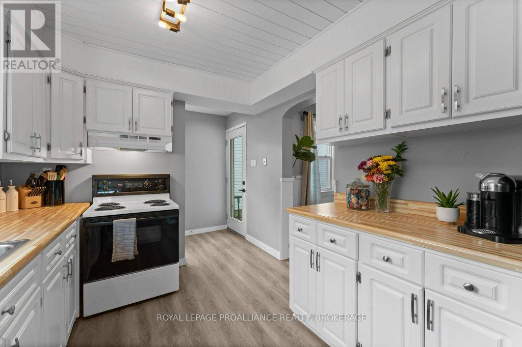 165 Victoria Avenue, Gananoque, Ontario  K7G 2S2 - Photo 17 - X12480408