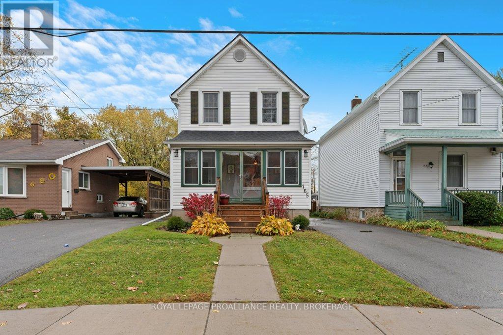 165 Victoria Avenue, Gananoque, Ontario  K7G 2S2 - Photo 2 - X12480408