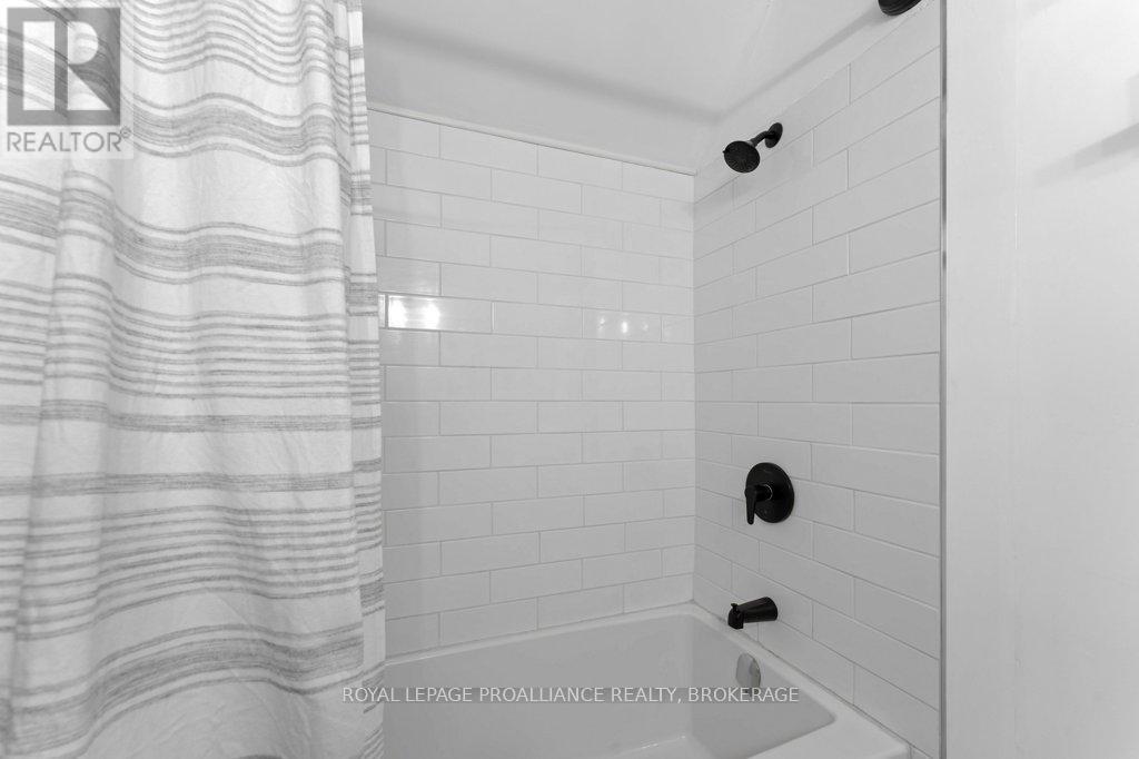 165 Victoria Avenue, Gananoque, Ontario  K7G 2S2 - Photo 22 - X12480408