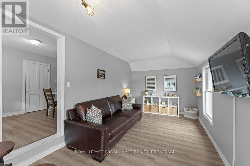 165 Victoria Avenue, Gananoque, Ontario  K7G 2S2 - Photo 31 - X12480408