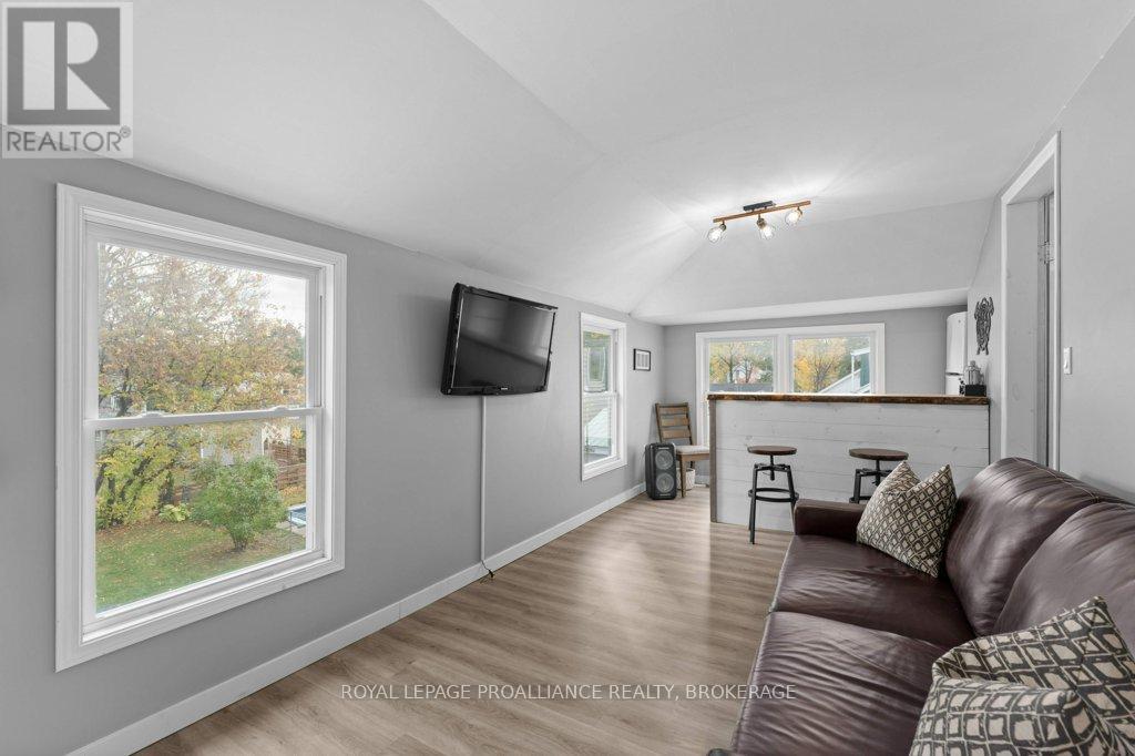 165 Victoria Avenue, Gananoque, Ontario  K7G 2S2 - Photo 32 - X12480408