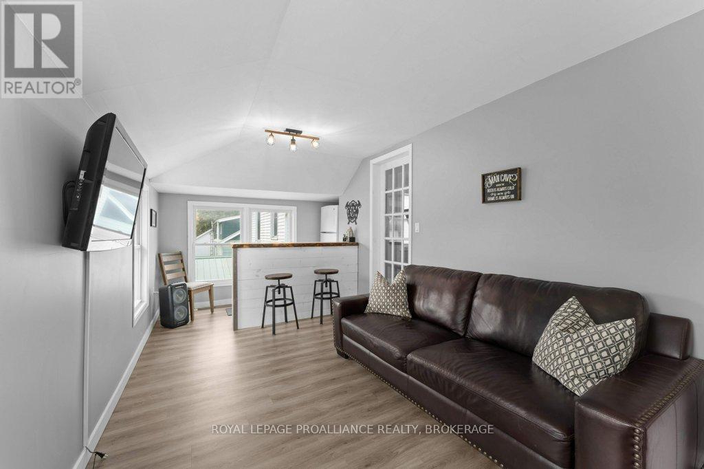 165 Victoria Avenue, Gananoque, Ontario  K7G 2S2 - Photo 33 - X12480408