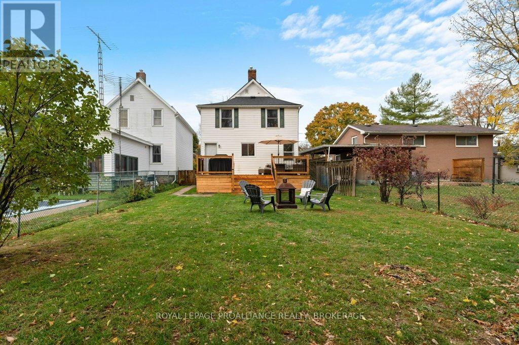 165 Victoria Avenue, Gananoque, Ontario  K7G 2S2 - Photo 38 - X12480408
