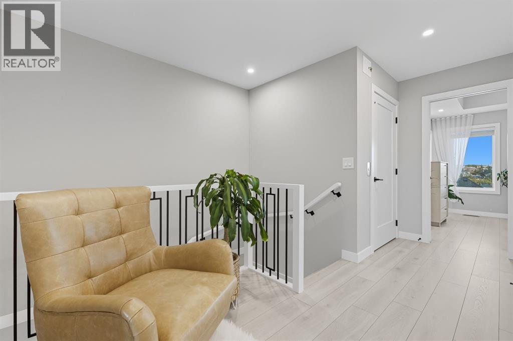 3096 85 Street Sw, Calgary, Alberta  T3H 6C7 - Photo 17 - A2259357