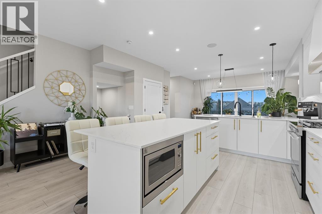 3096 85 Street Sw, Calgary, Alberta  T3H 6C7 - Photo 11 - A2259357