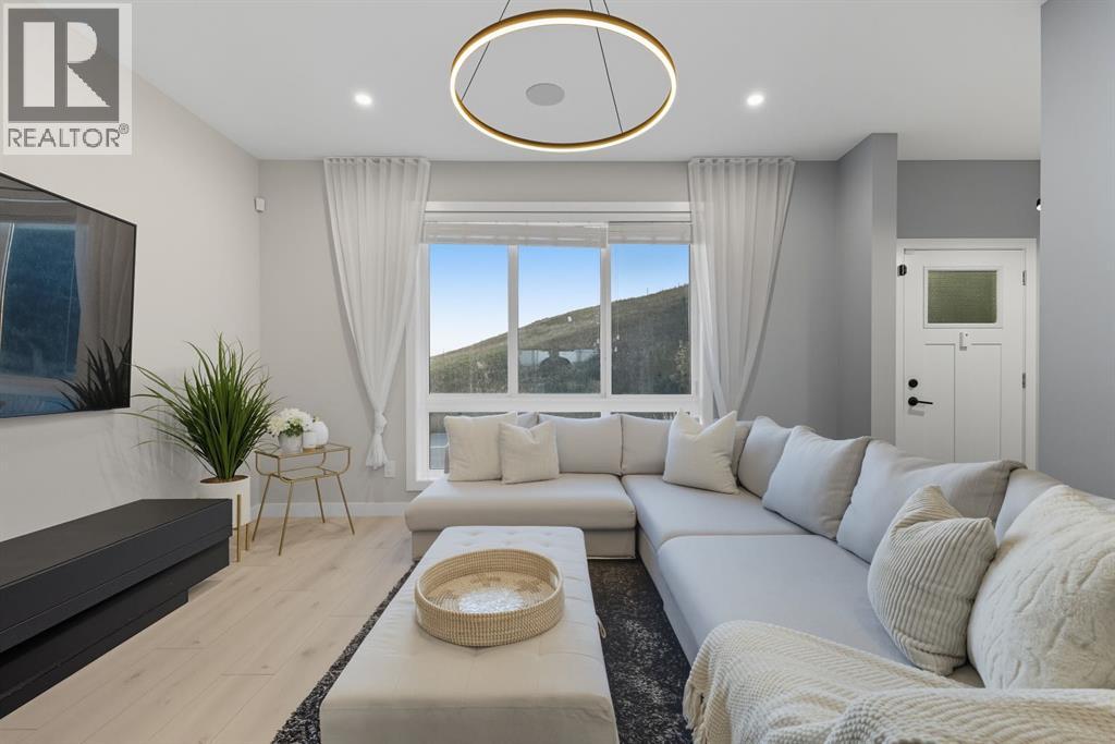 3096 85 Street Sw, Calgary, Alberta  T3H 6C7 - Photo 7 - A2259357