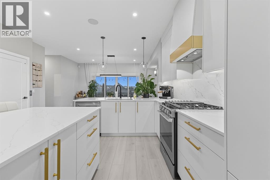 3096 85 Street Sw, Calgary, Alberta  T3H 6C7 - Photo 12 - A2259357