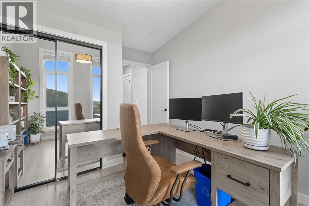 3096 85 Street Sw, Calgary, Alberta  T3H 6C7 - Photo 26 - A2259357