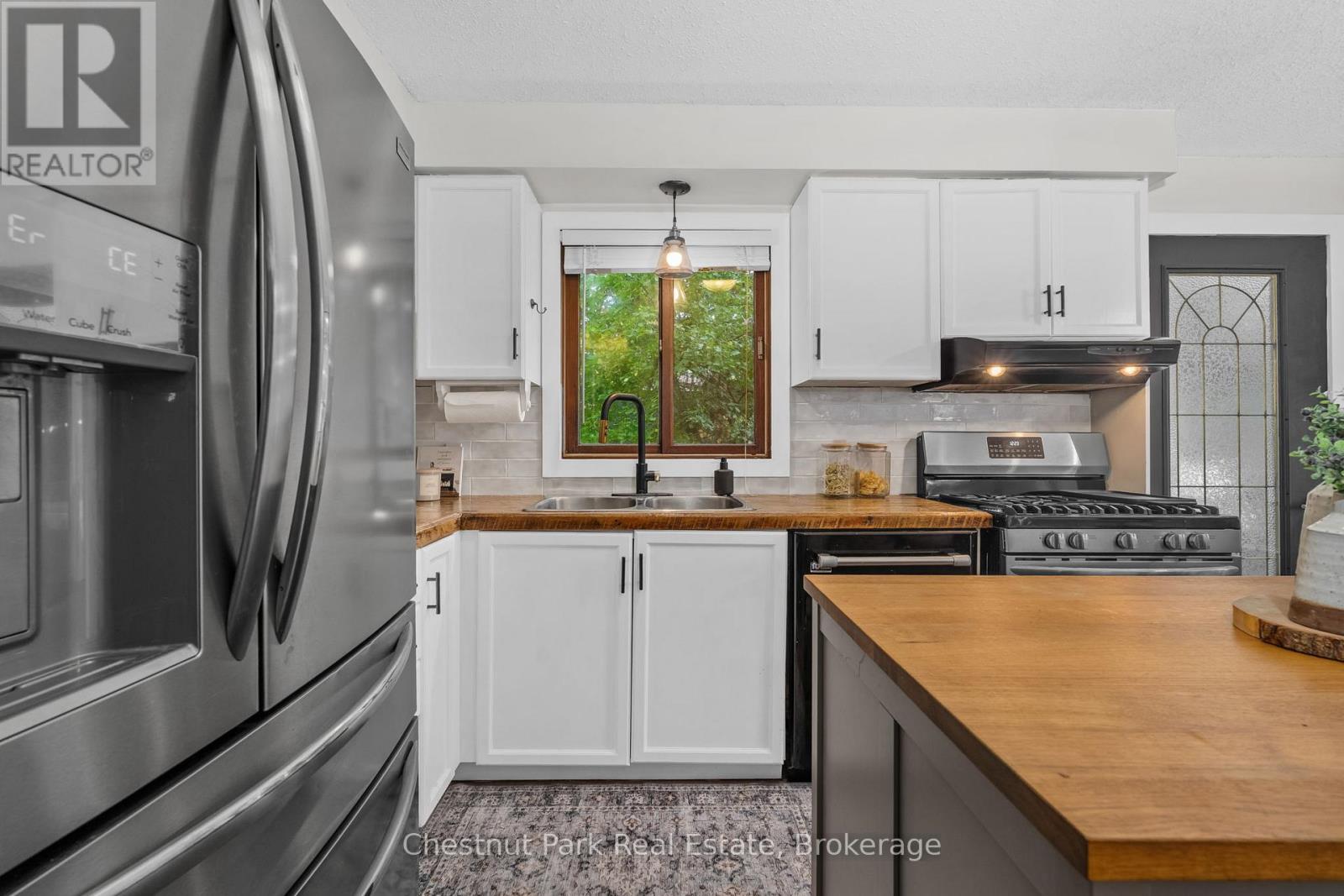 73 Hanes Road, Huntsville, Ontario  P1H 1M3 - Photo 8 - X12480292