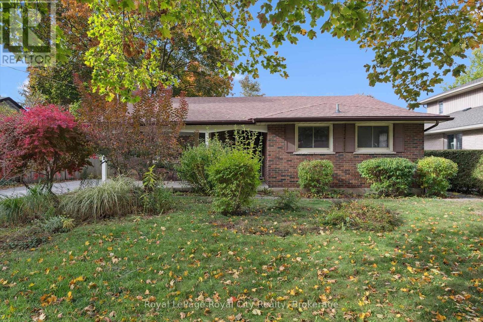 27 CEDAR STREET, Guelph, Ontario