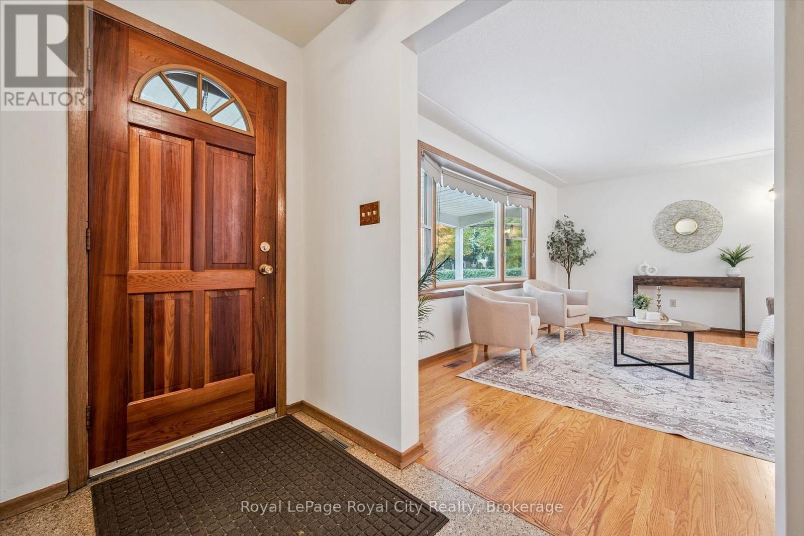 27 Cedar Street, Guelph, Ontario  N1G 1B9 - Photo 11 - X12480313