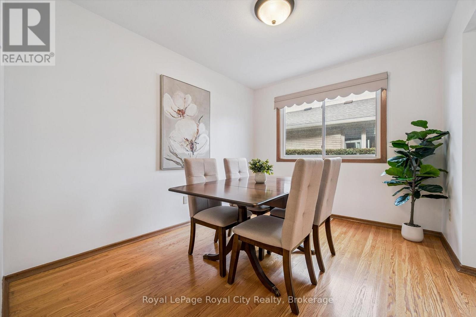 27 Cedar Street, Guelph, Ontario  N1G 1B9 - Photo 16 - X12480313