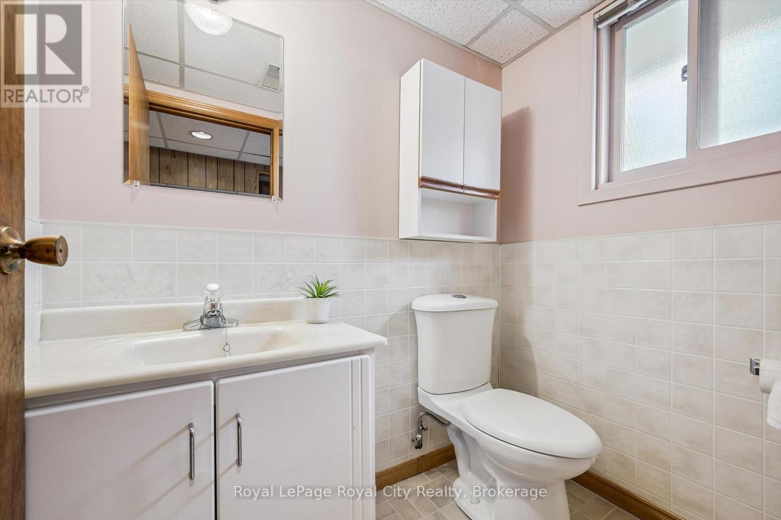 27 Cedar Street, Guelph, Ontario  N1G 1B9 - Photo 36 - X12480313