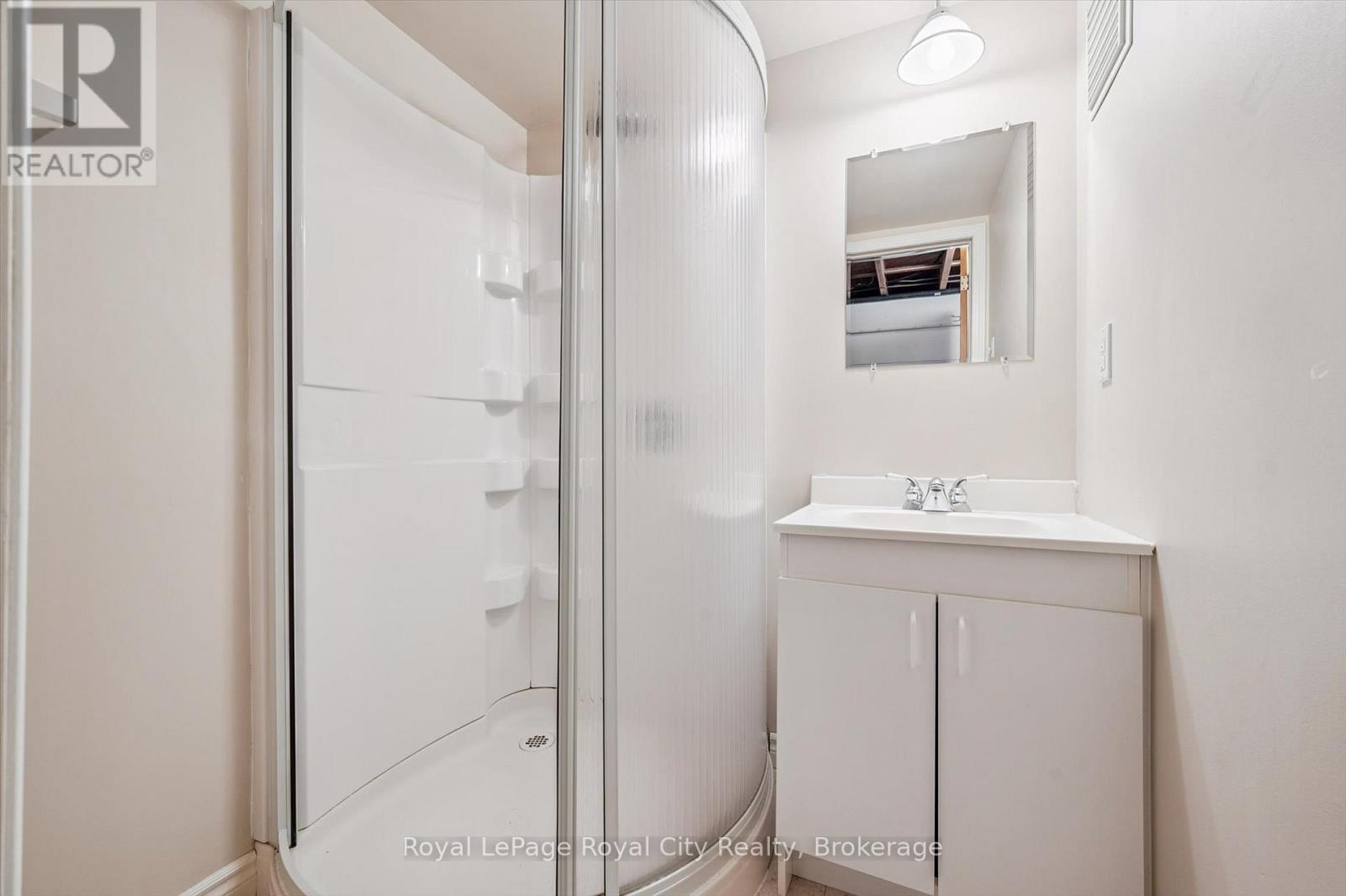 27 Cedar Street, Guelph, Ontario  N1G 1B9 - Photo 37 - X12480313