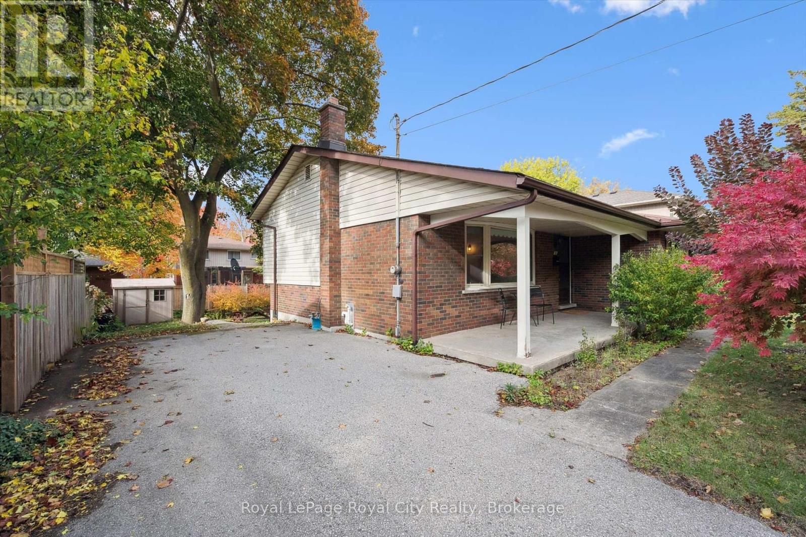 27 Cedar Street, Guelph, Ontario  N1G 1B9 - Photo 6 - X12480313
