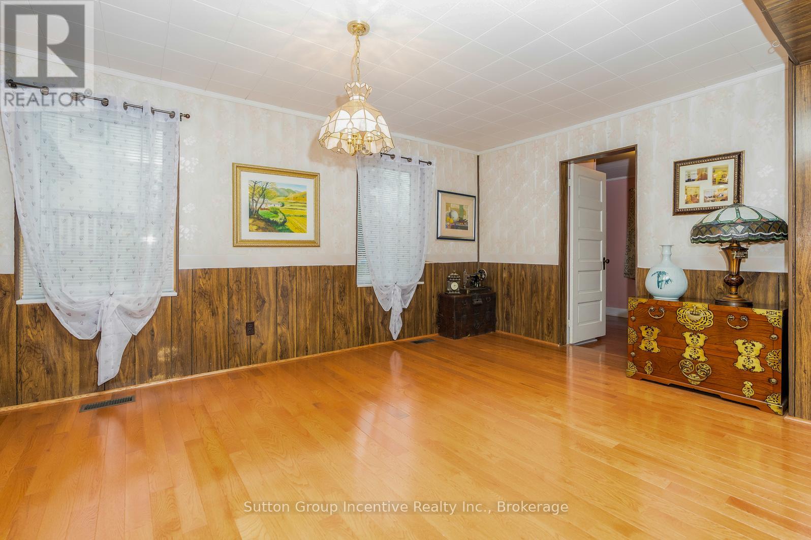 78 Garafraxa Street, Chatsworth, Ontario  N0H 1G0 - Photo 22 - X12480317