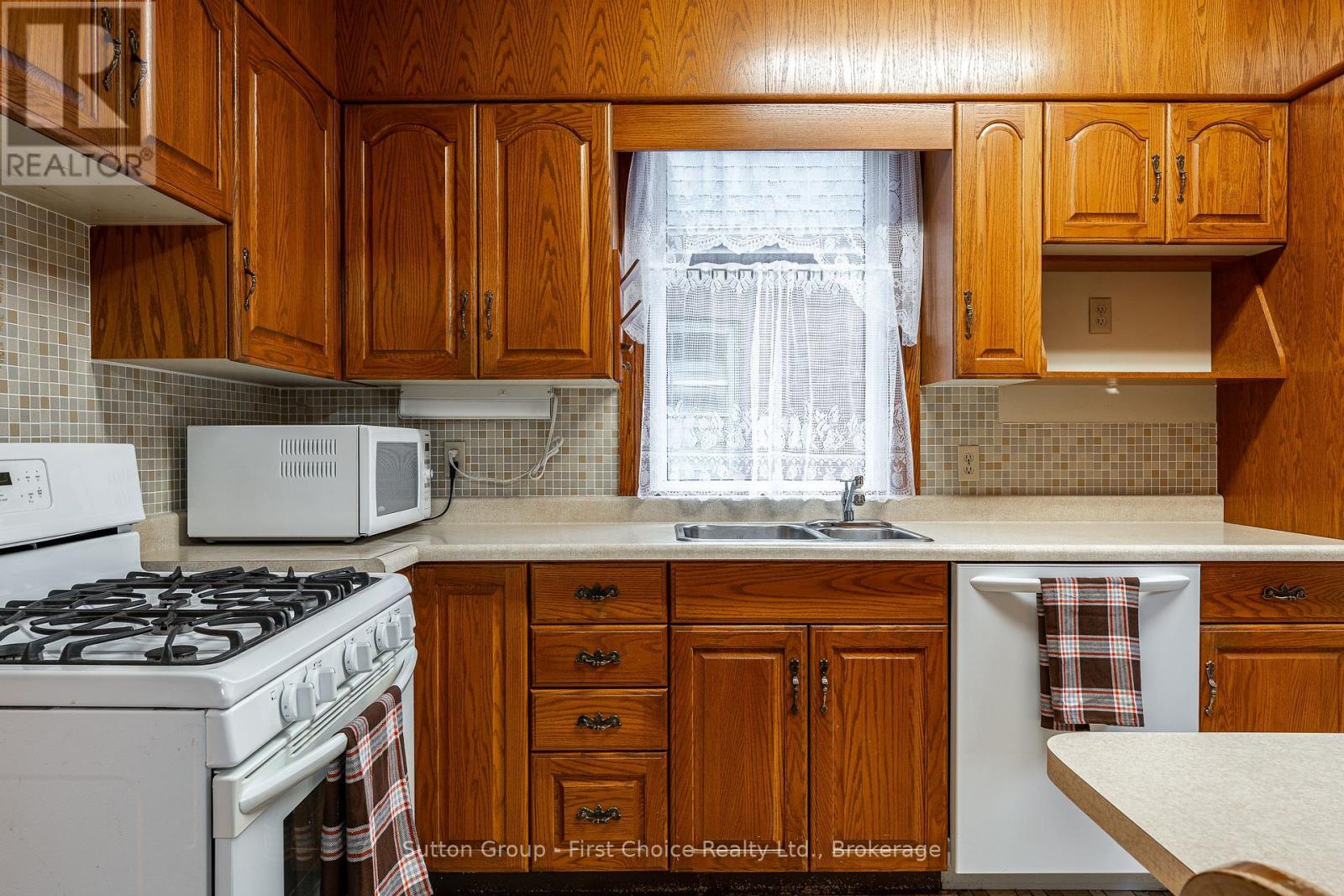 140 Avon Street, Stratford, Ontario  N5A 5N7 - Photo 19 - X12480367