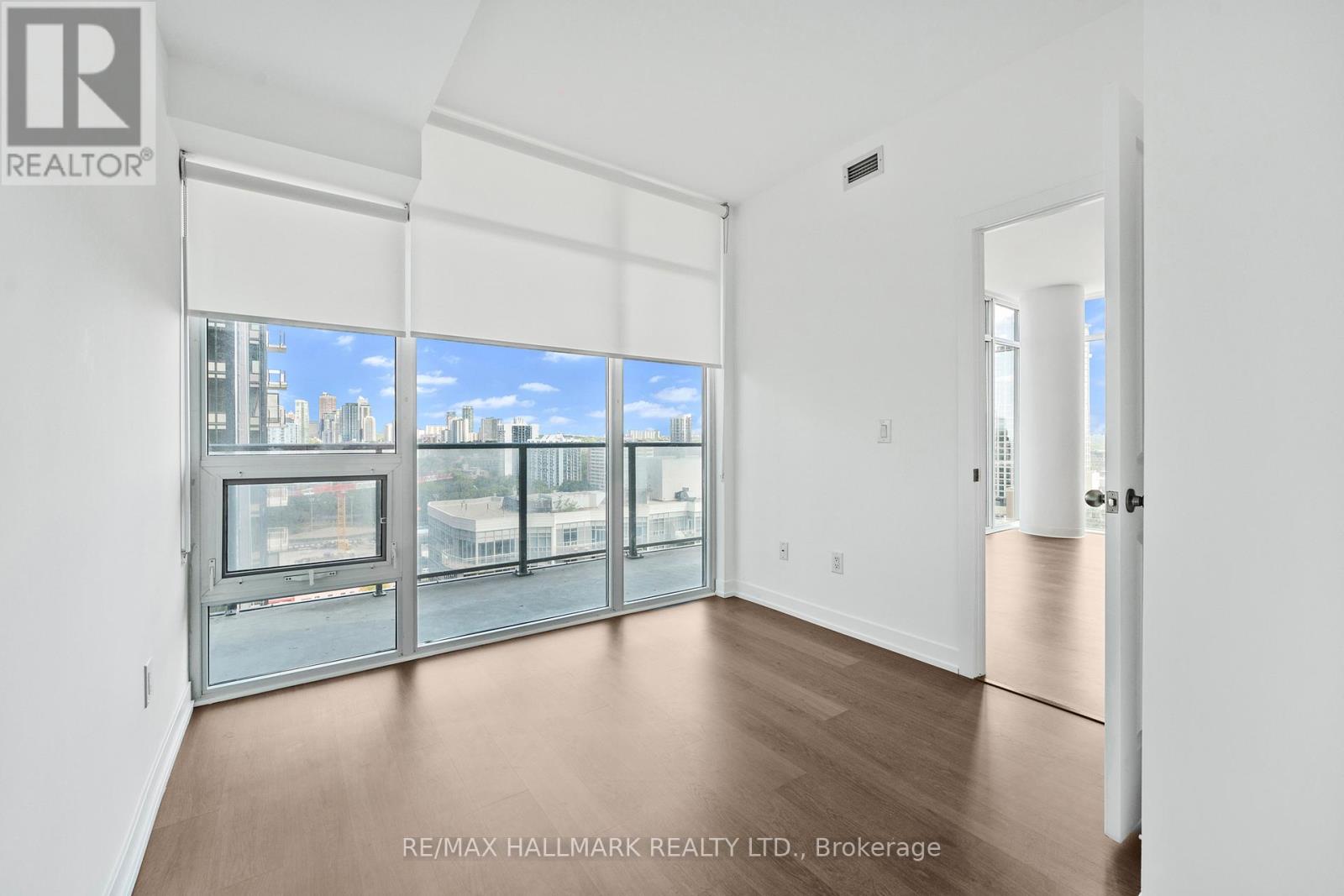 1704 - 105 George Street, Toronto, Ontario  M5A 0L4 - Photo 8 - C12480223