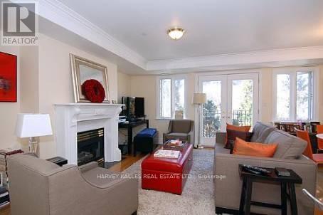 148 Borden Street, Toronto (University), Ontario  M5S 2N3 - Photo 2 - C12480243
