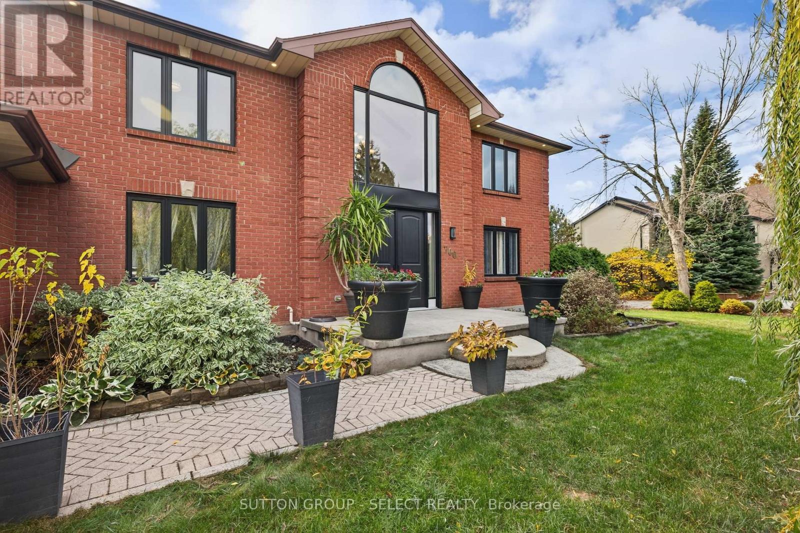 700 Franklinway Crescent, London North (North R), Ontario  N6G 5C8 - Photo 3 - X12480272
