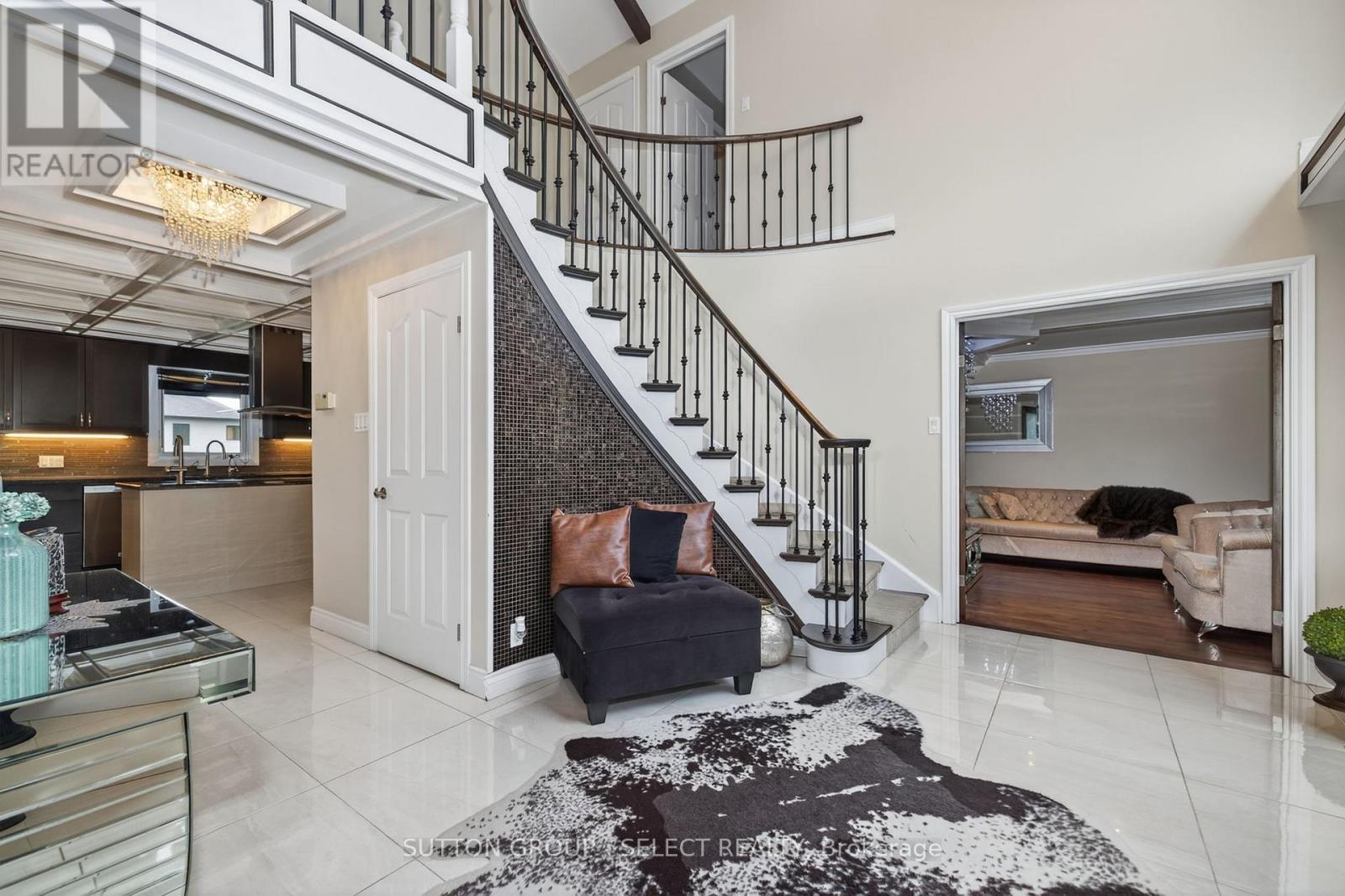 700 Franklinway Crescent, London North (North R), Ontario  N6G 5C8 - Photo 4 - X12480272