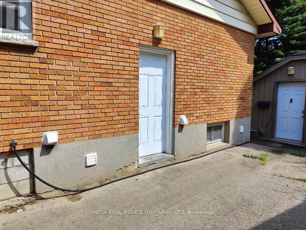 83 Britannia Avenue, London North, Ontario  N6H 2J3 - Photo 1 - X12480304