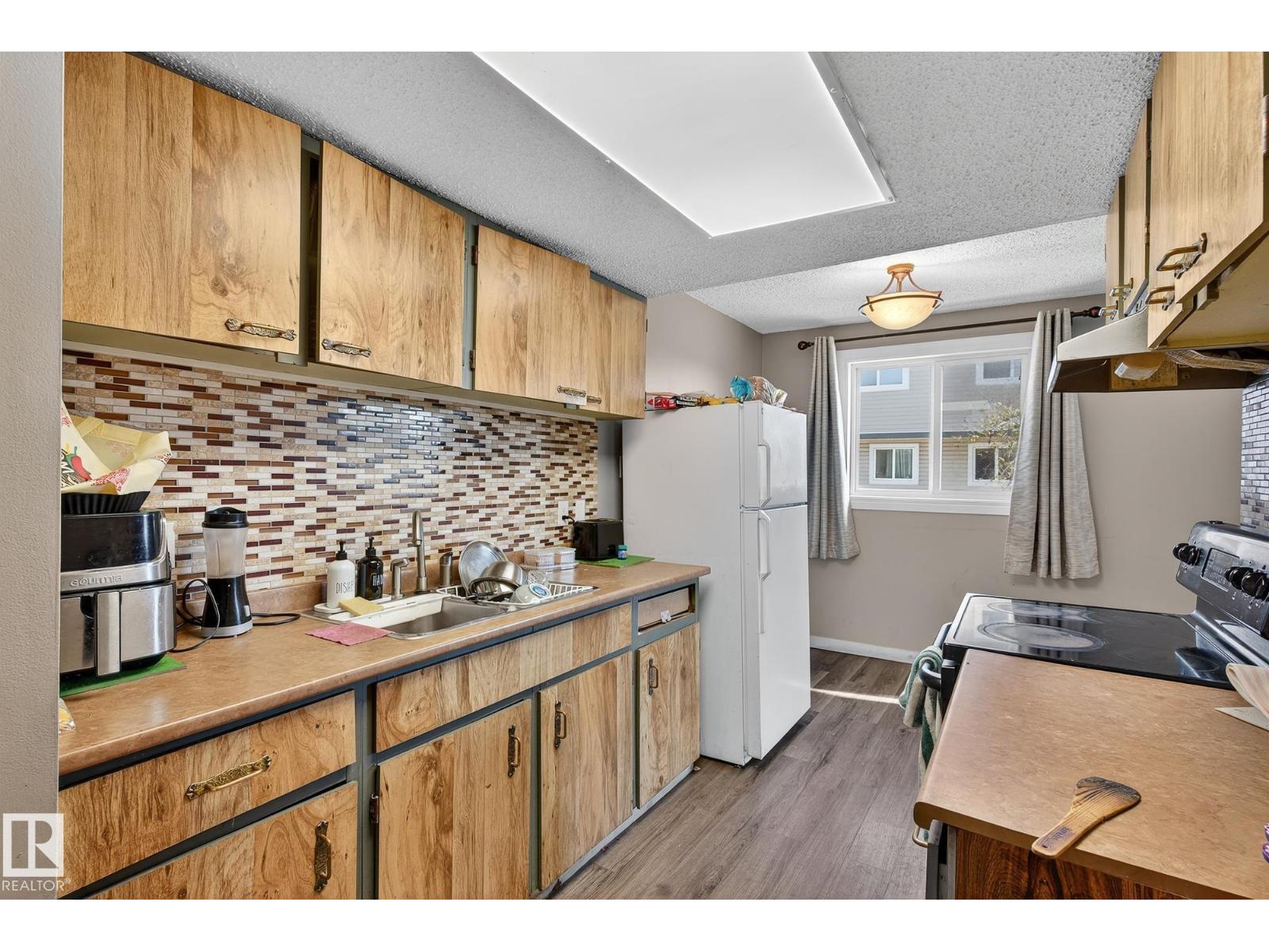 1474 Lakewood Rd W Nw, Edmonton, Alberta  T6K 3M2 - Photo 11 - E4463332