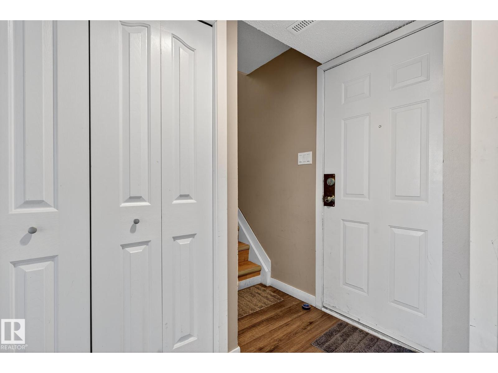 1474 Lakewood Rd W Nw, Edmonton, Alberta  T6K 3M2 - Photo 4 - E4463332