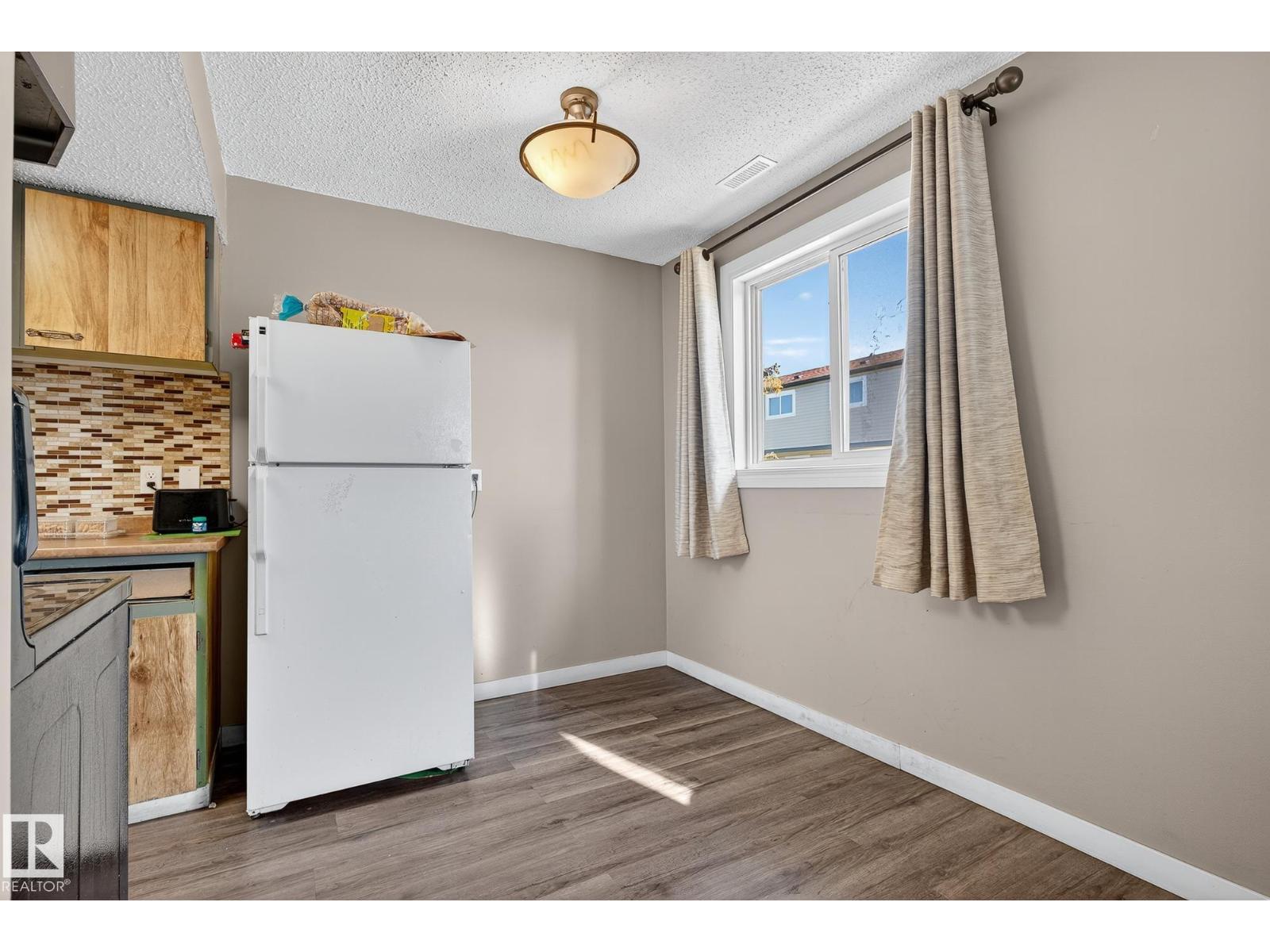 1474 Lakewood Rd W Nw, Edmonton, Alberta  T6K 3M2 - Photo 8 - E4463332