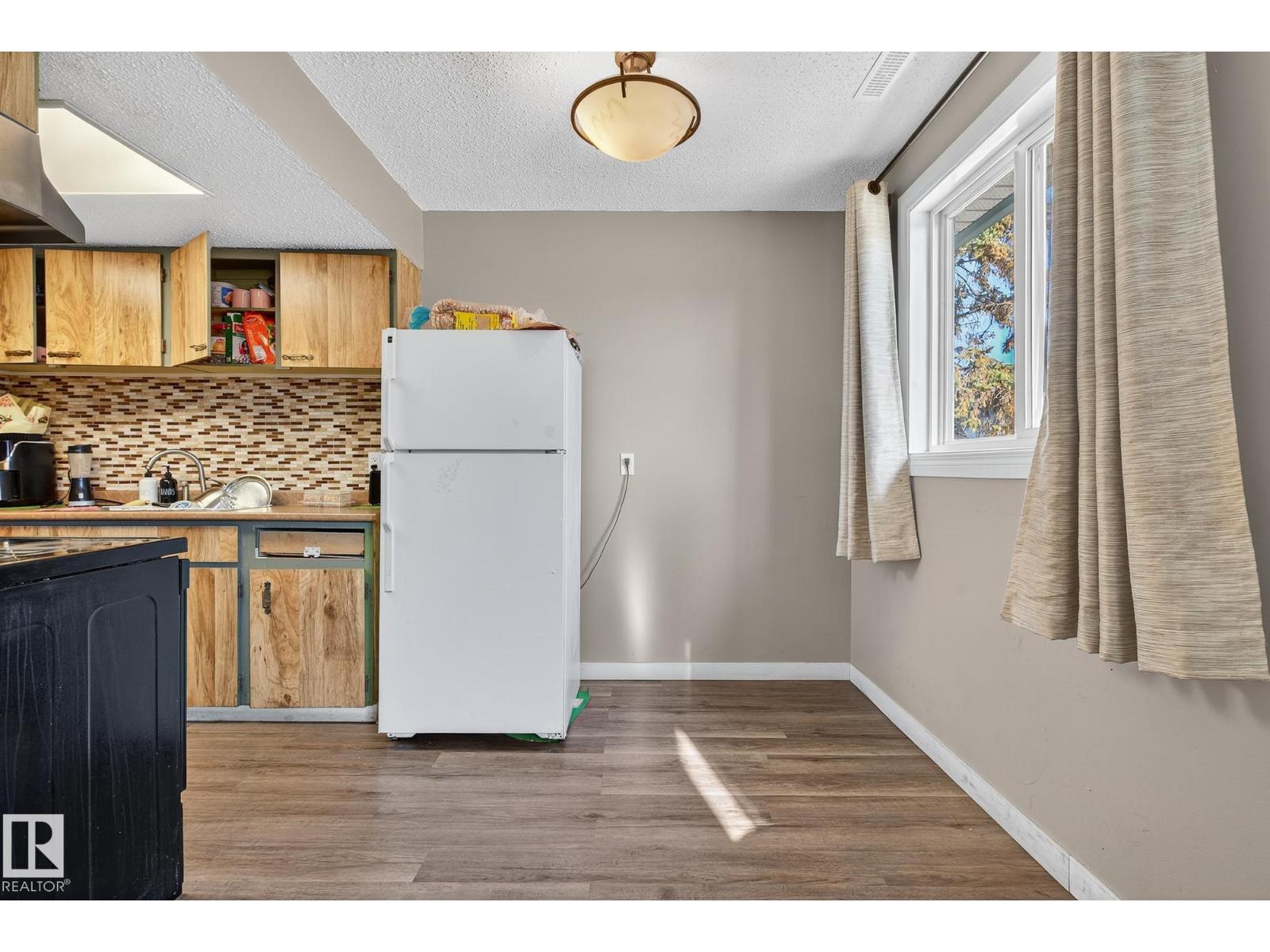 1474 Lakewood Rd W Nw, Edmonton, Alberta  T6K 3M2 - Photo 9 - E4463332
