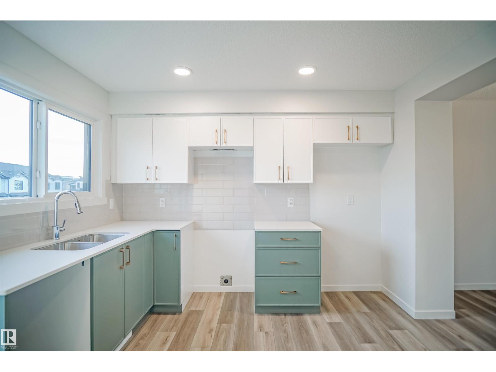 523 Aster Dr Nw, Edmonton, Alberta  T6T 2N8 - Photo 9 - E4463335