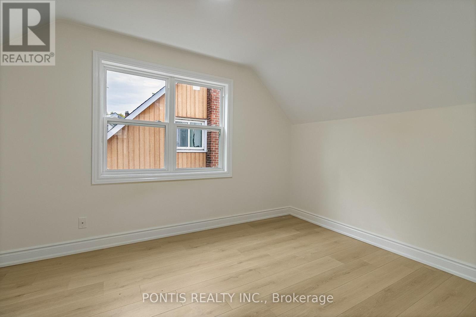 207 Bowman Street, Hamilton, Ontario  L8S 2T9 - Photo 15 - X12480055