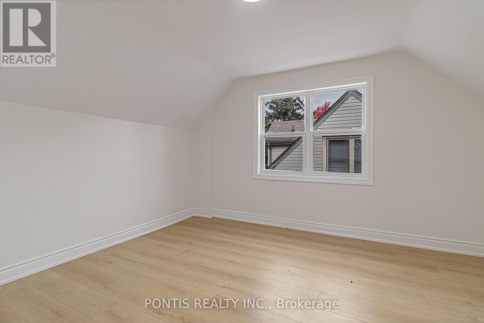 207 Bowman Street, Hamilton, Ontario  L8S 2T9 - Photo 17 - X12480055