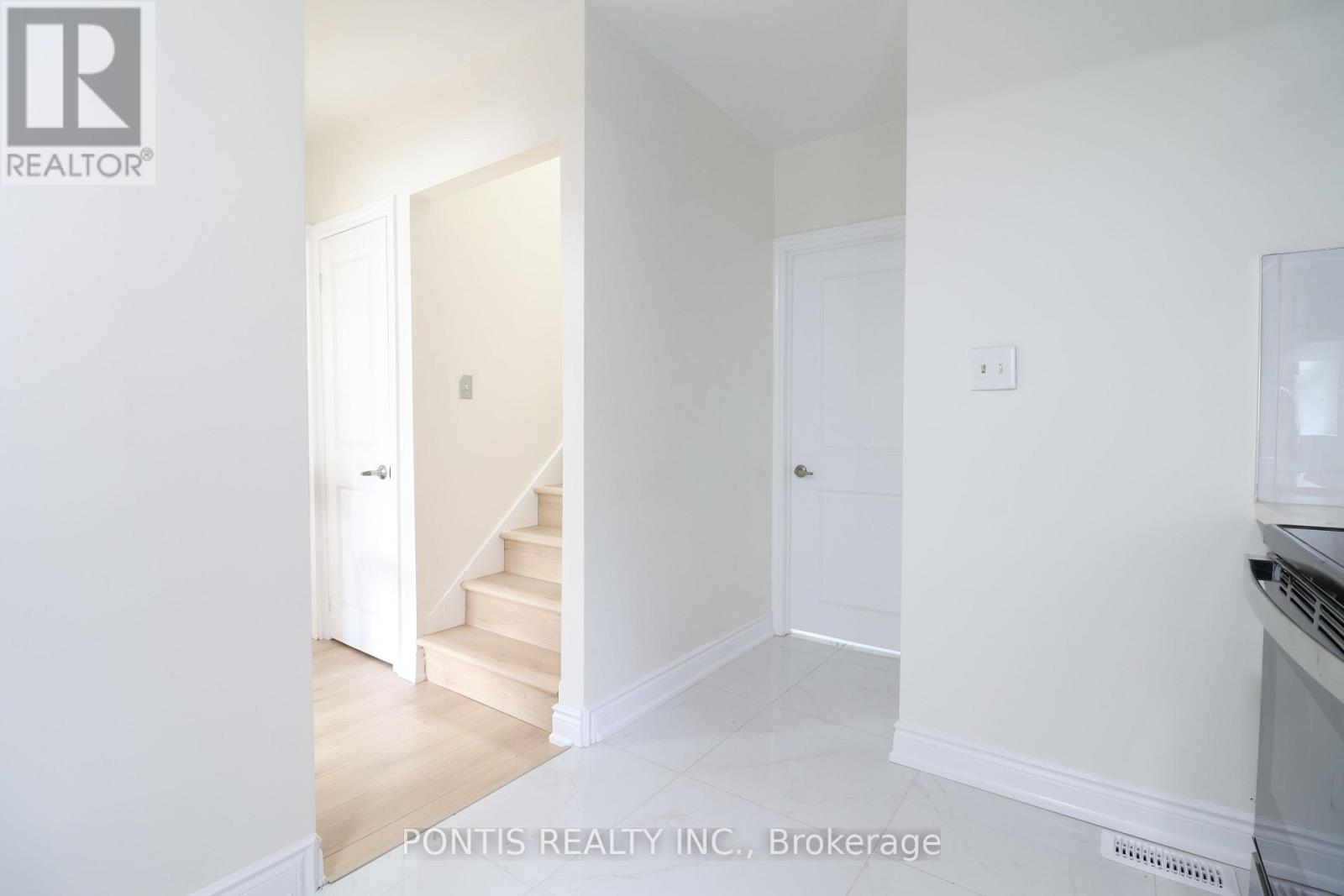 207 Bowman Street, Hamilton, Ontario  L8S 2T9 - Photo 20 - X12480055