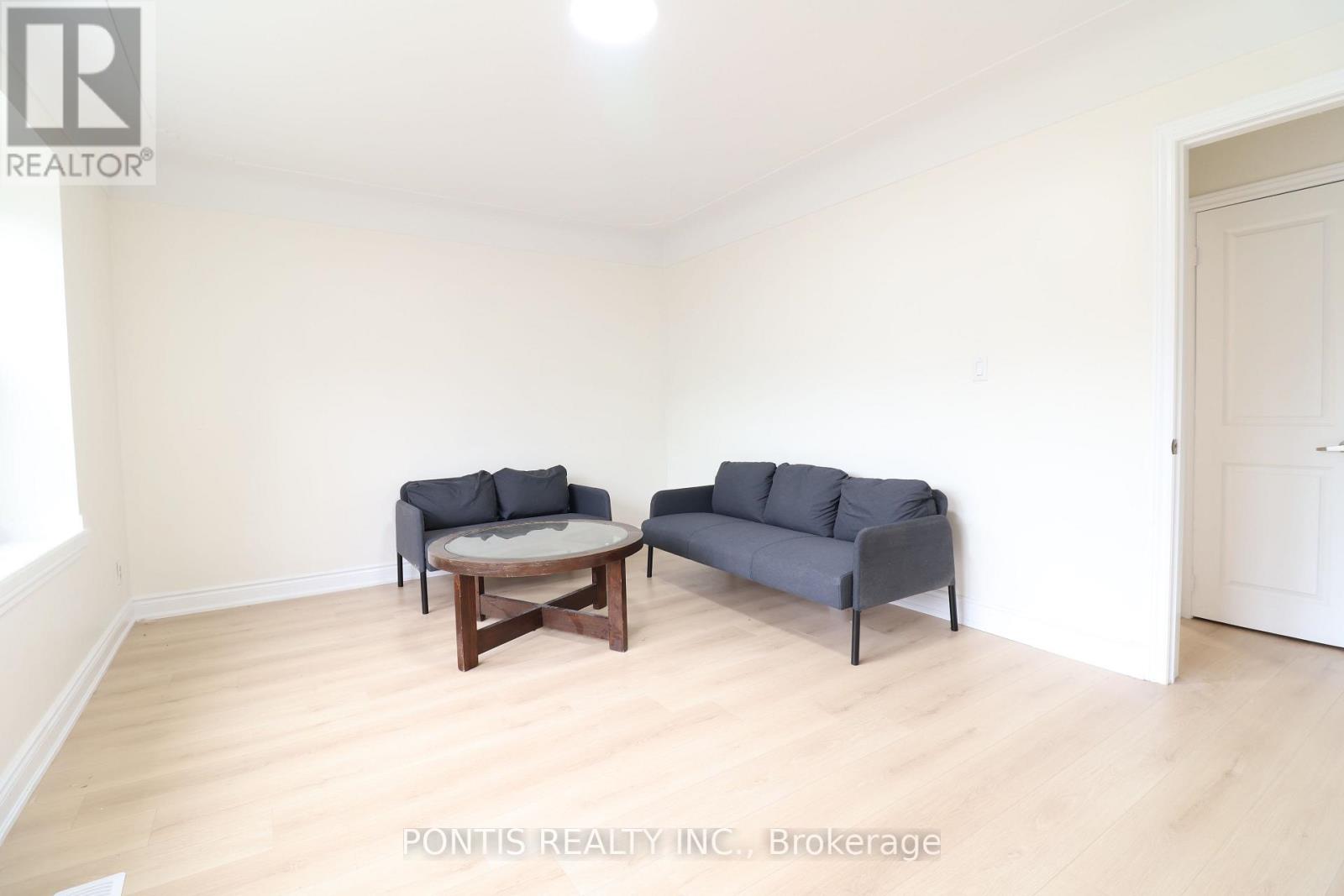 207 Bowman Street, Hamilton, Ontario  L8S 2T9 - Photo 5 - X12480055