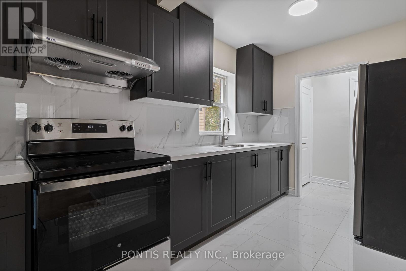 207 Bowman Street, Hamilton, Ontario  L8S 2T9 - Photo 8 - X12480055