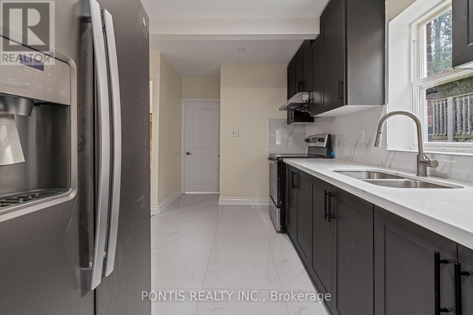 207 Bowman Street, Hamilton, Ontario  L8S 2T9 - Photo 9 - X12480055