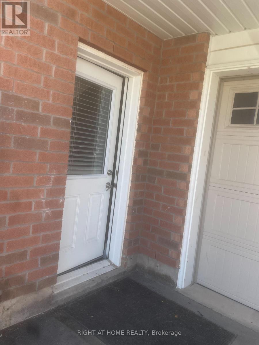 59 Denistoun(Bachelor) Street, Welland, Ontario  L3T 0H6 - Photo 2 - X12480077