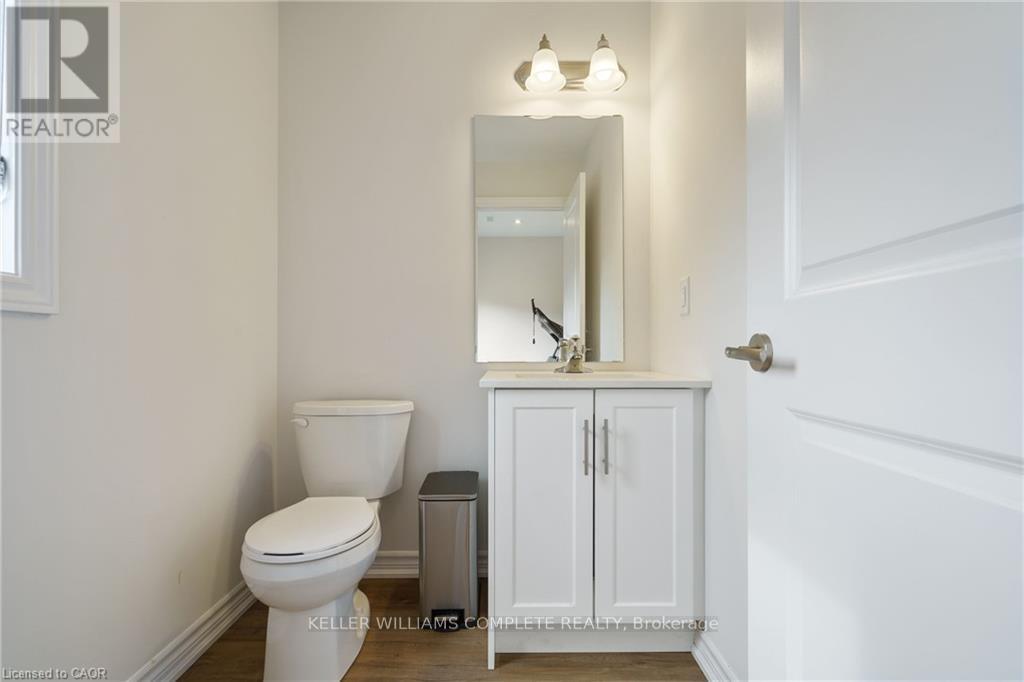 52 Cadwell Lane, Hamilton, Ontario  L9C 0E8 - Photo 5 - X12480079