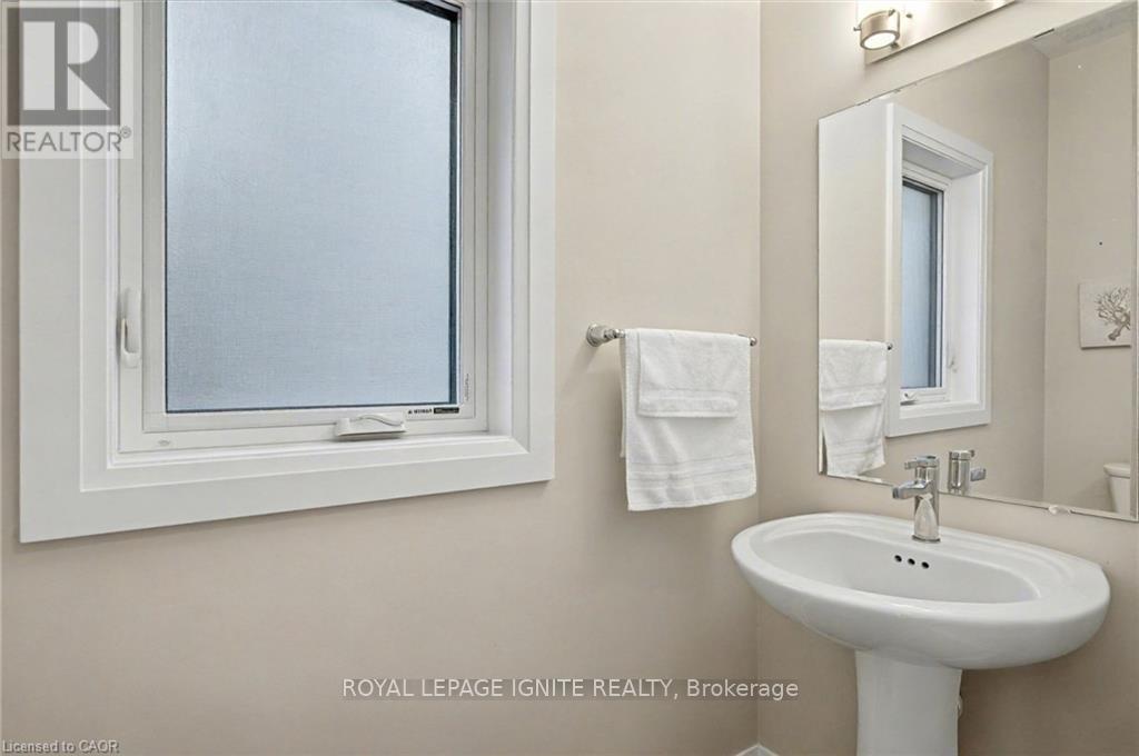 156 Ridgemount Street, Kitchener, Ontario  N2P 0K4 - Photo 16 - X12480154