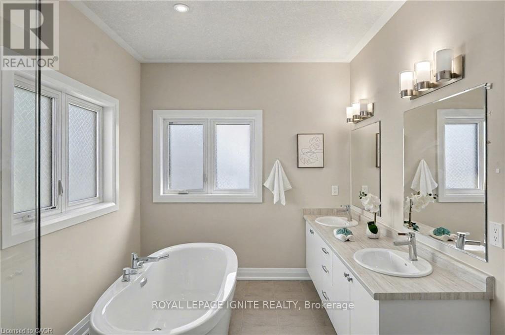 156 Ridgemount Street, Kitchener, Ontario  N2P 0K4 - Photo 27 - X12480154
