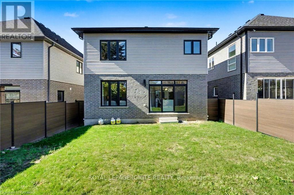 156 Ridgemount Street, Kitchener, Ontario  N2P 0K4 - Photo 49 - X12480154
