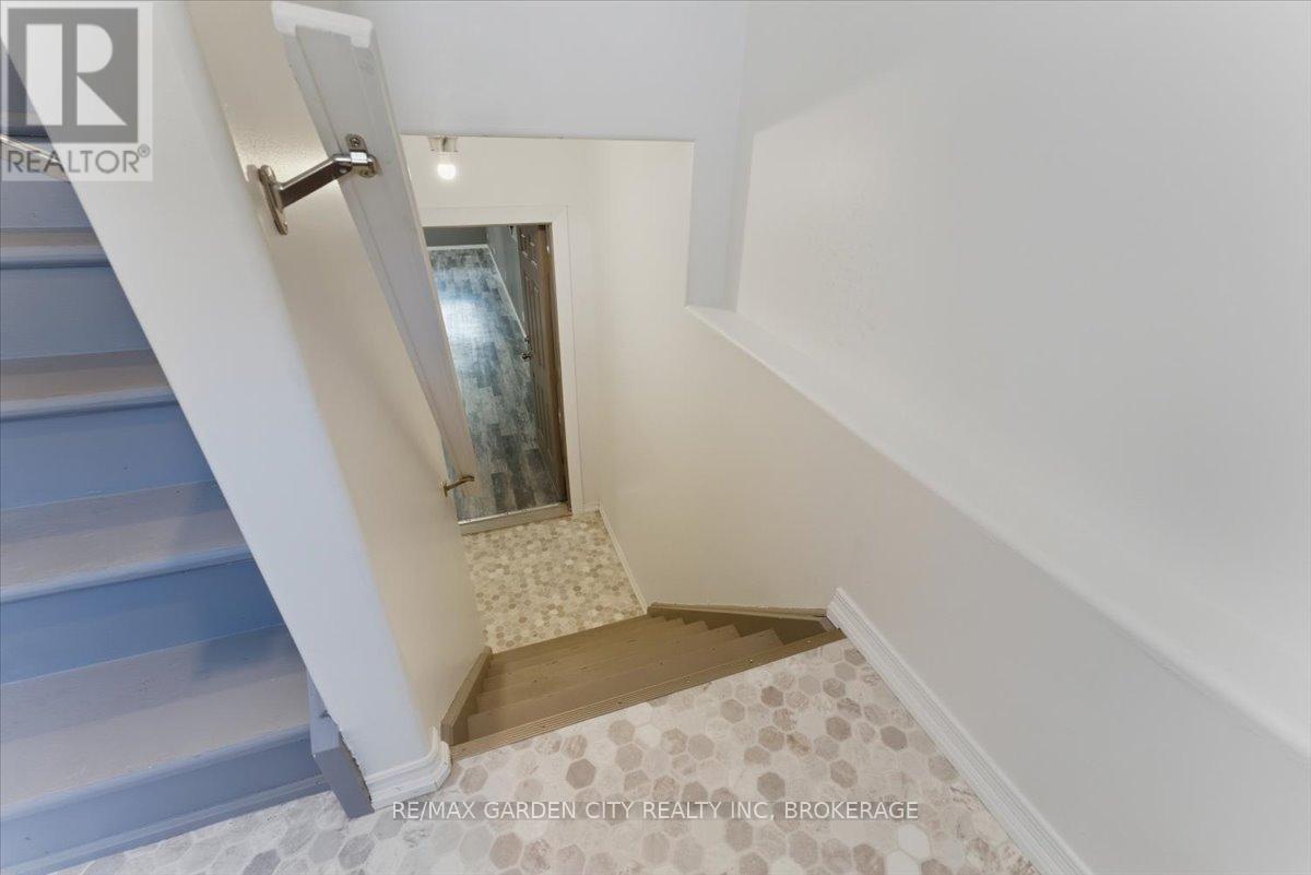 4 Fox Trail Drive, St. Catharines (Rykert/vansickle), Ontario  L2S 3T7 - Photo 16 - X12480311