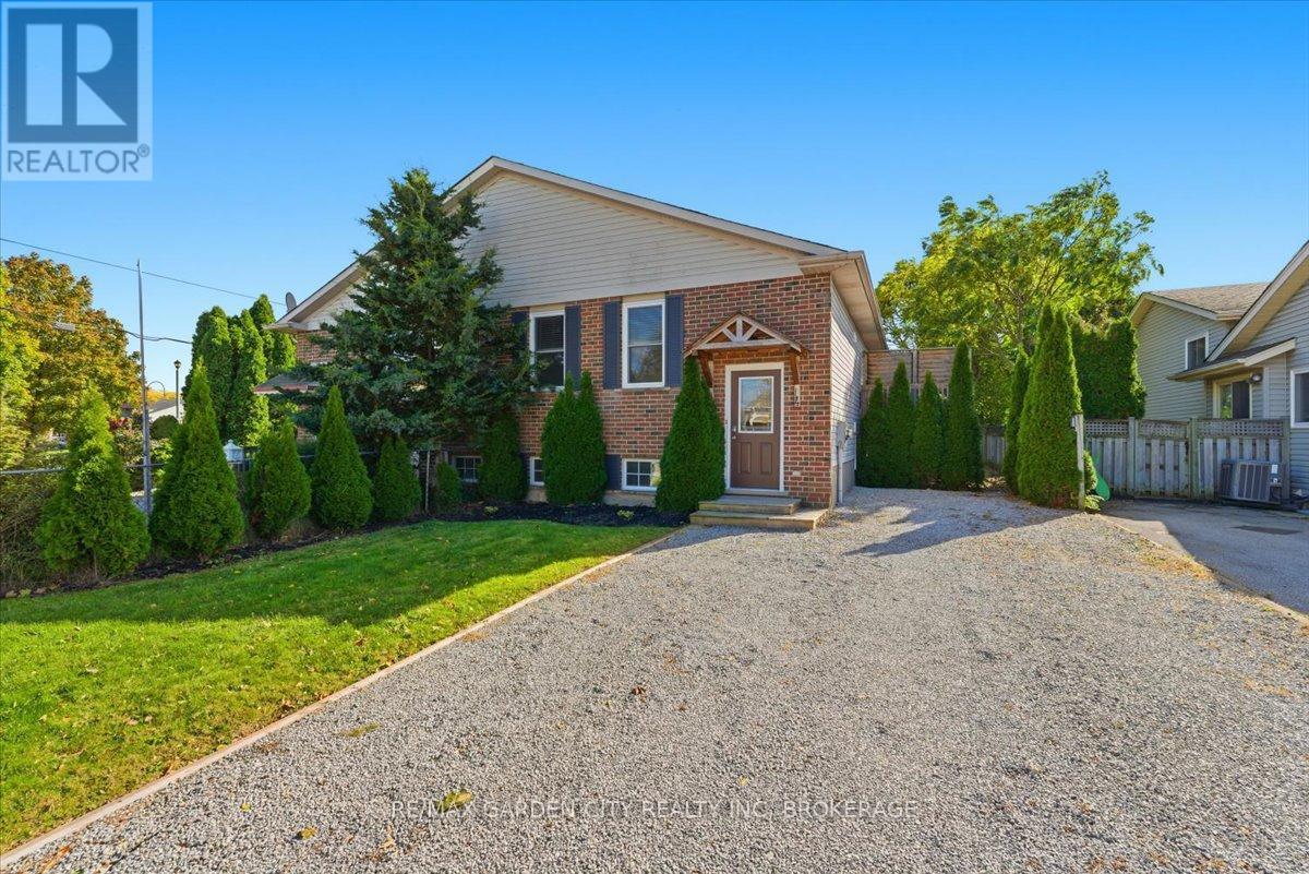 4 Fox Trail Drive, St. Catharines (Rykert/vansickle), Ontario  L2S 3T7 - Photo 2 - X12480311