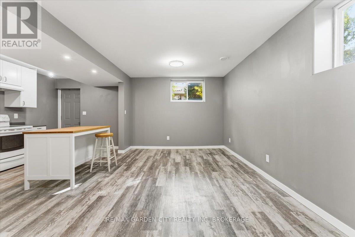 4 Fox Trail Drive, St. Catharines (Rykert/vansickle), Ontario  L2S 3T7 - Photo 24 - X12480311