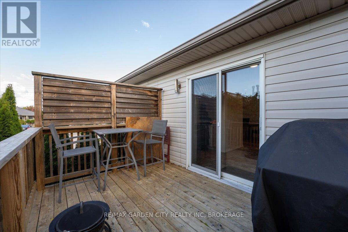 4 Fox Trail Drive, St. Catharines (Rykert/vansickle), Ontario  L2S 3T7 - Photo 26 - X12480311