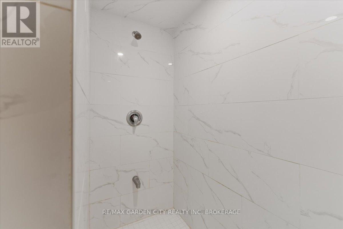 4 Fox Trail Drive, St. Catharines (Rykert/vansickle), Ontario  L2S 3T7 - Photo 28 - X12480311