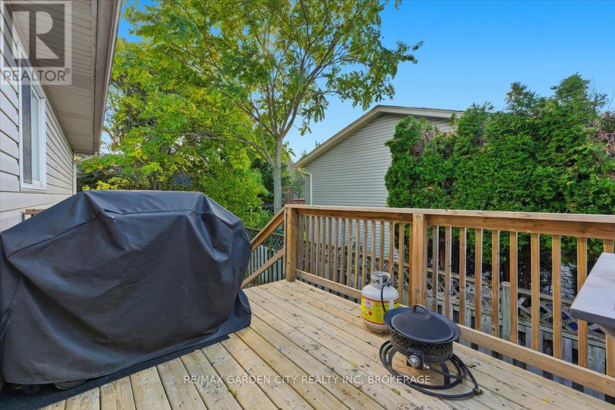 4 Fox Trail Drive, St. Catharines (Rykert/vansickle), Ontario  L2S 3T7 - Photo 31 - X12480311