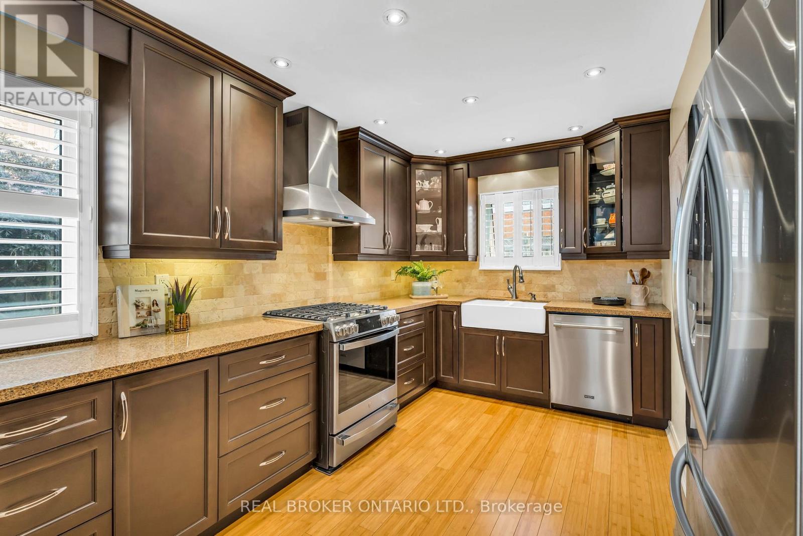 18 Mansfield Street, Brampton (Central Park), Ontario  L6S 2Y4 - Photo 11 - W12480188